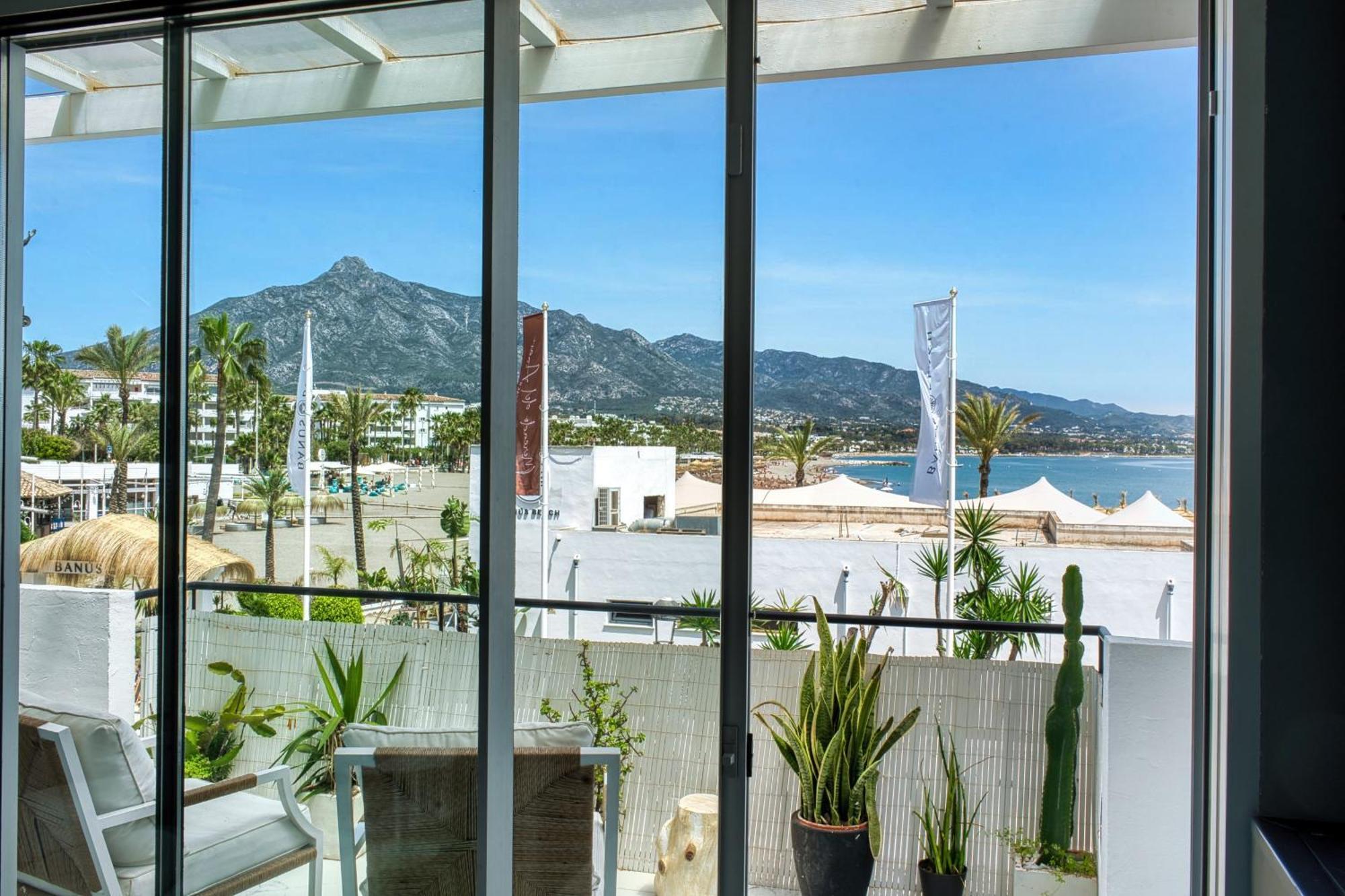 3095 Elegant Beachside In Puerto Banus *